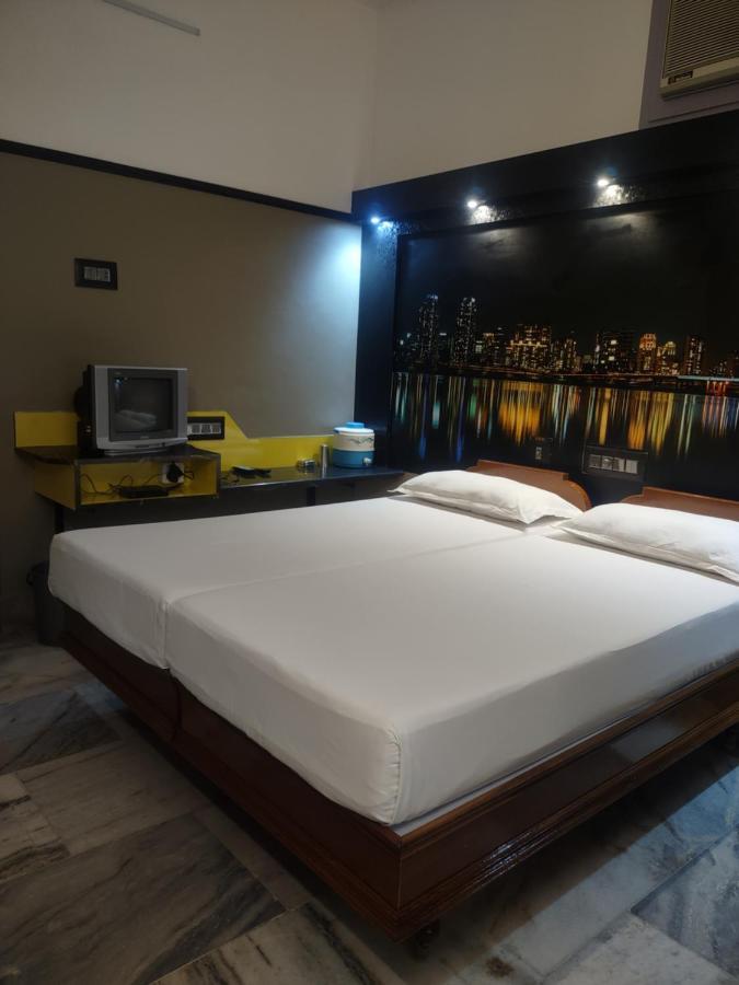 Krishna Lodge Tiruchirappalli Εξωτερικό φωτογραφία