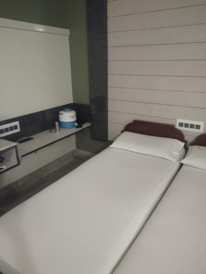 Krishna Lodge Tiruchirappalli Εξωτερικό φωτογραφία