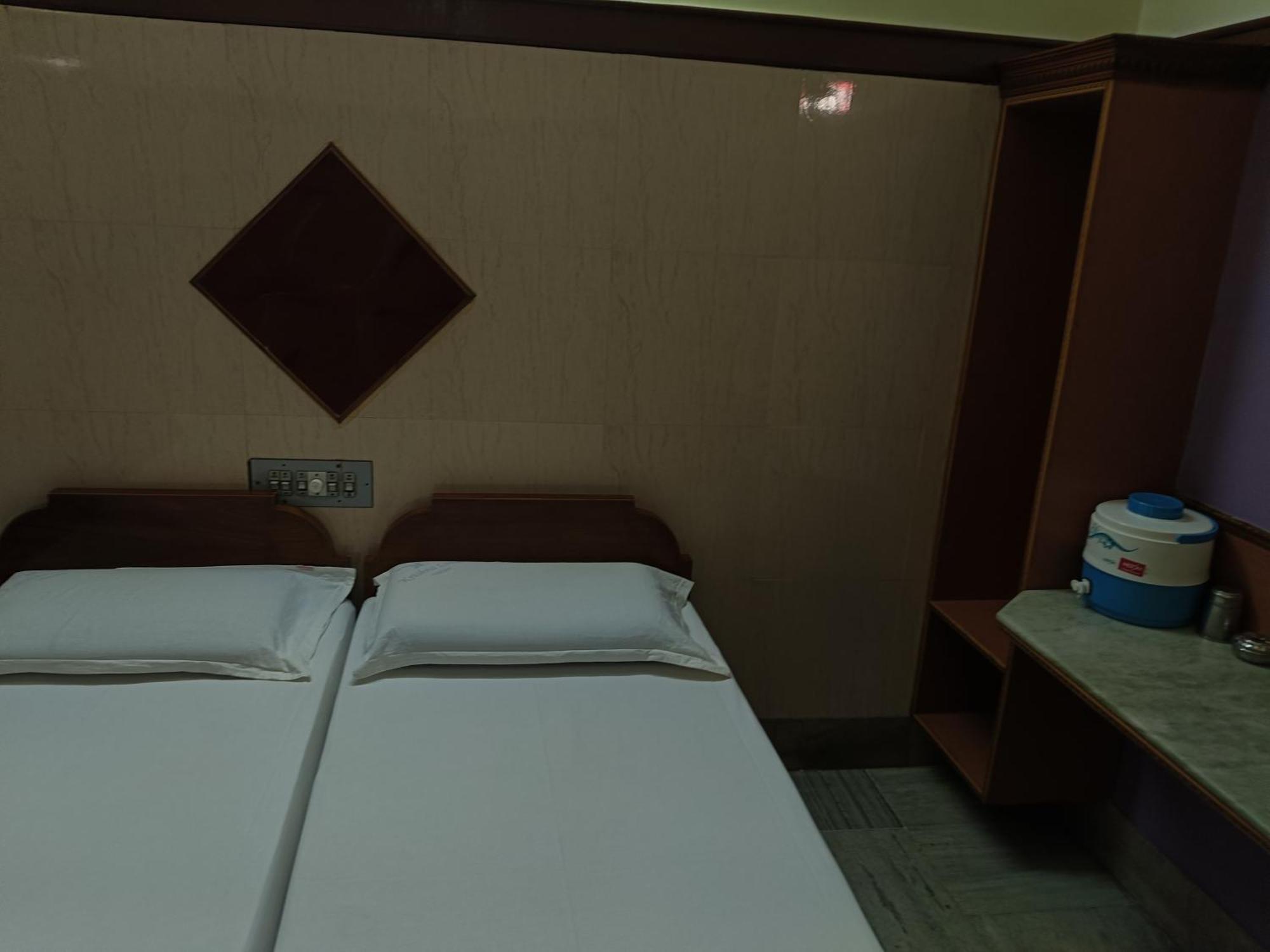 Krishna Lodge Tiruchirappalli Εξωτερικό φωτογραφία