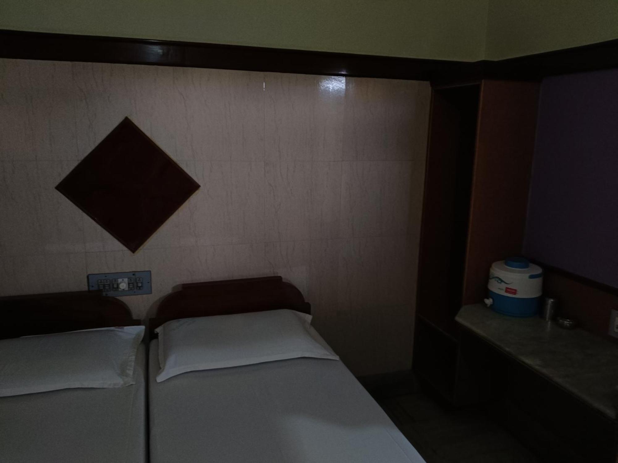 Krishna Lodge Tiruchirappalli Εξωτερικό φωτογραφία