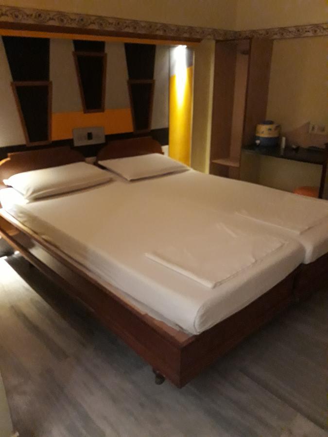 Krishna Lodge Tiruchirappalli Εξωτερικό φωτογραφία