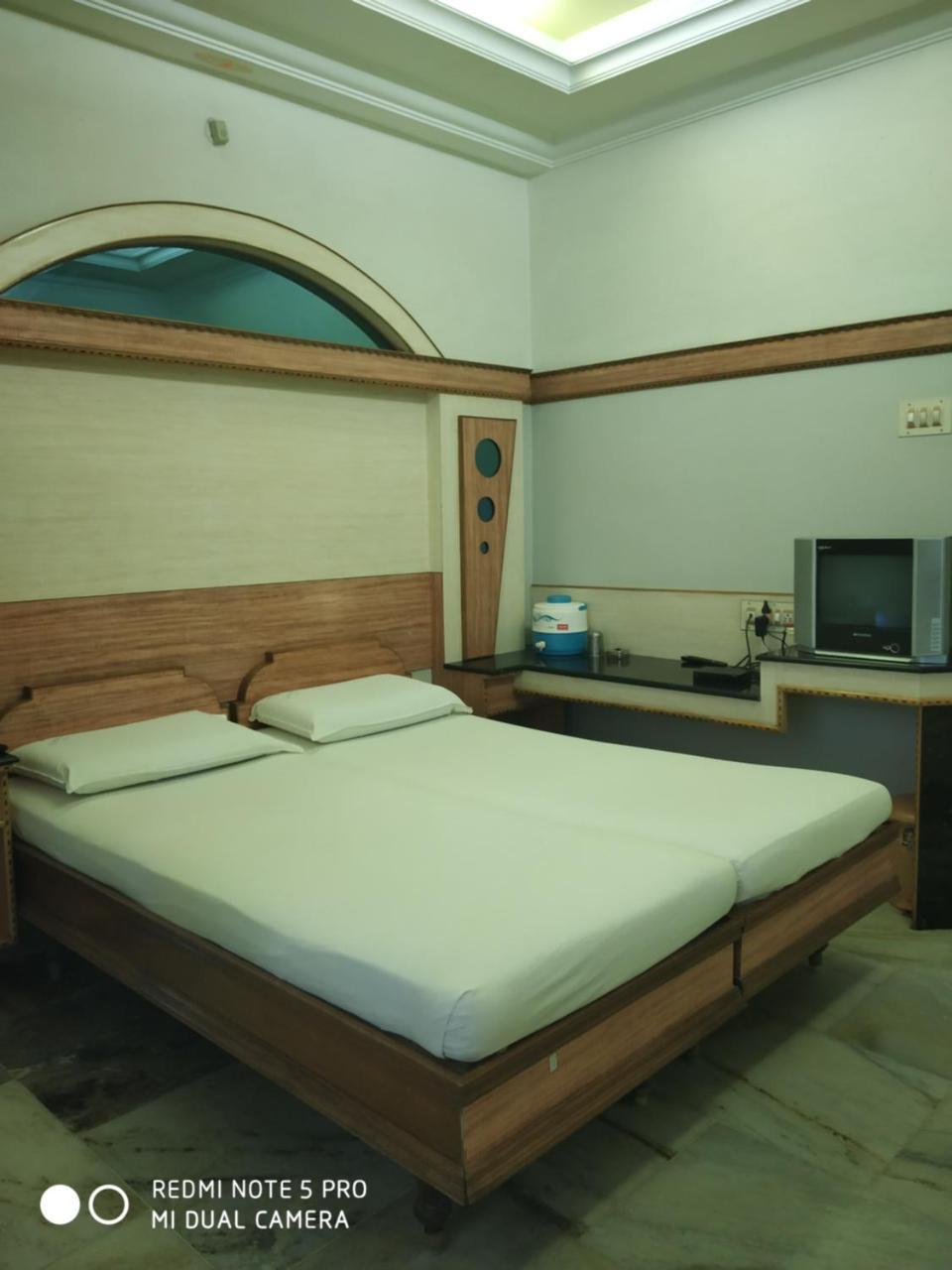 Krishna Lodge Tiruchirappalli Εξωτερικό φωτογραφία