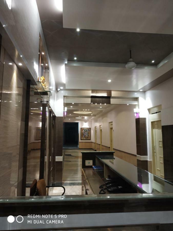 Krishna Lodge Tiruchirappalli Εξωτερικό φωτογραφία