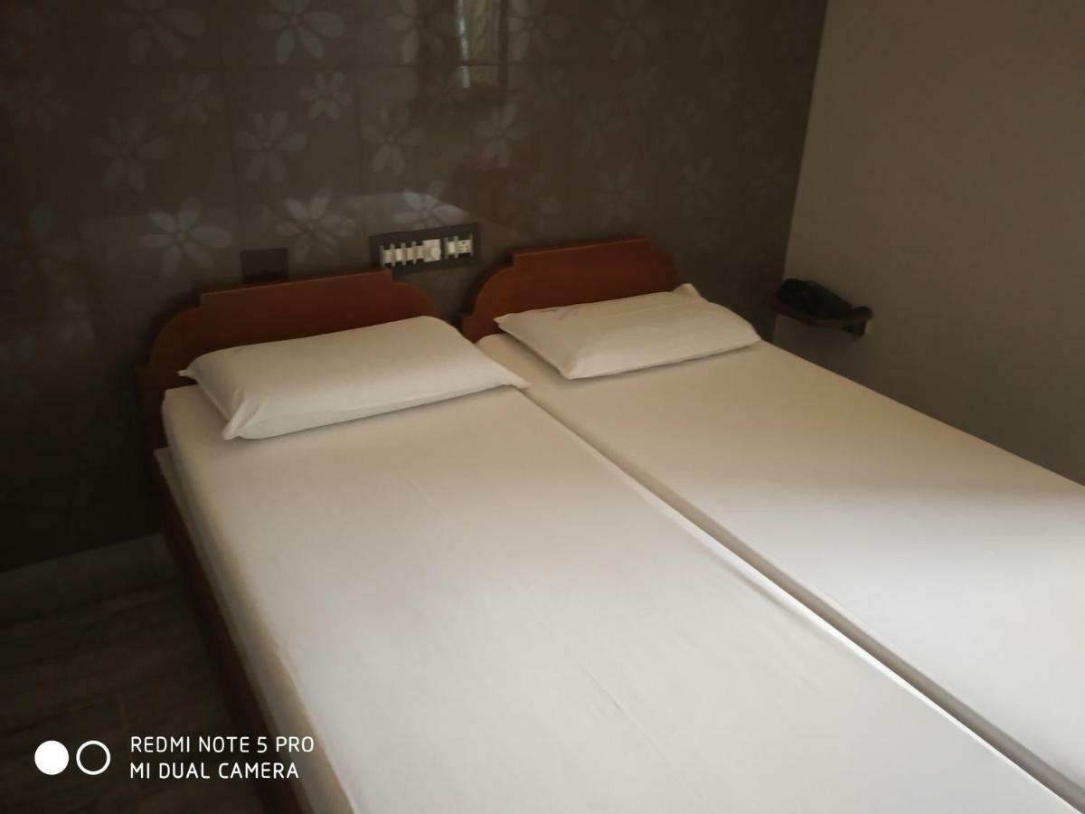 Krishna Lodge Tiruchirappalli Εξωτερικό φωτογραφία