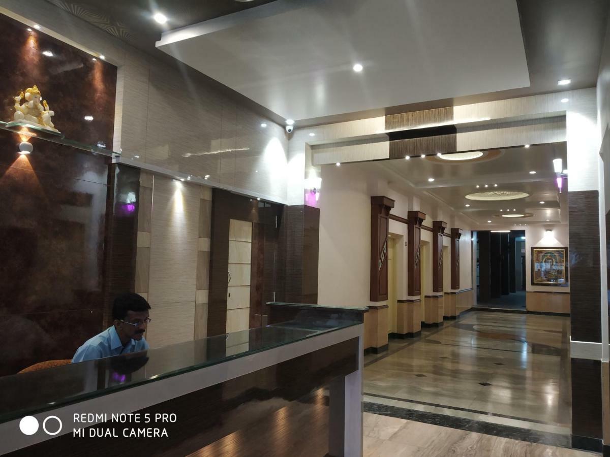 Krishna Lodge Tiruchirappalli Εξωτερικό φωτογραφία
