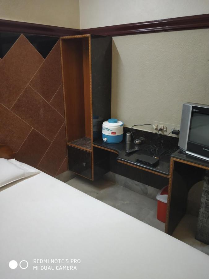 Krishna Lodge Tiruchirappalli Εξωτερικό φωτογραφία